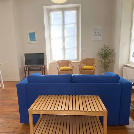 Maison De Caractere Avec Wifi Et Parking Proche Et Commerces - Fr-1-368-409